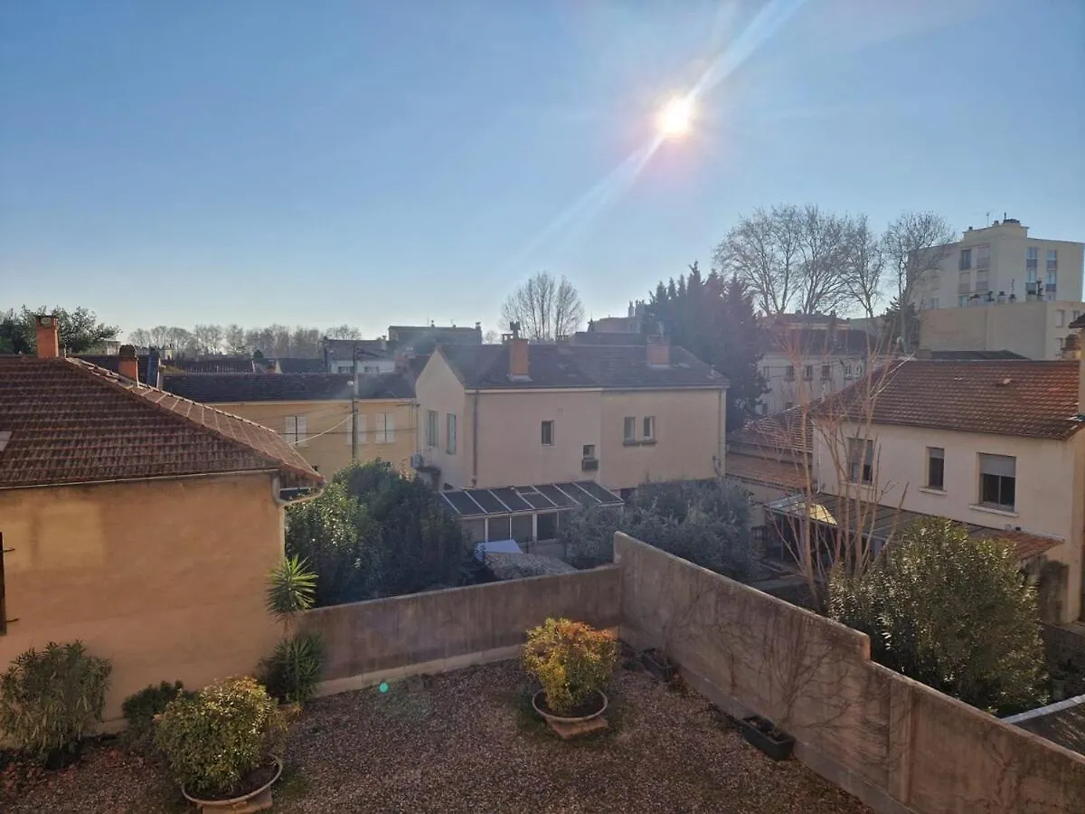 Апартаменты T2 Avec Grand Balcon Filant, Wifi, Clim A 4 Min Remparts Авиньон